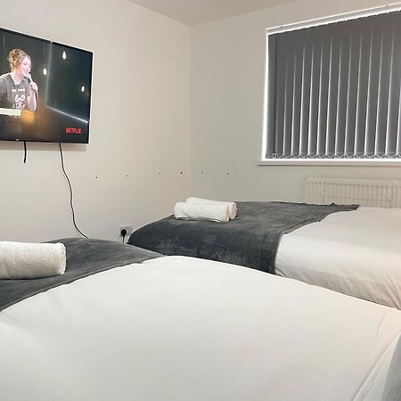 4 Bedroom 2 Bathroom Shared House - Near Bhx And Nec Birmingham Buitenkant foto