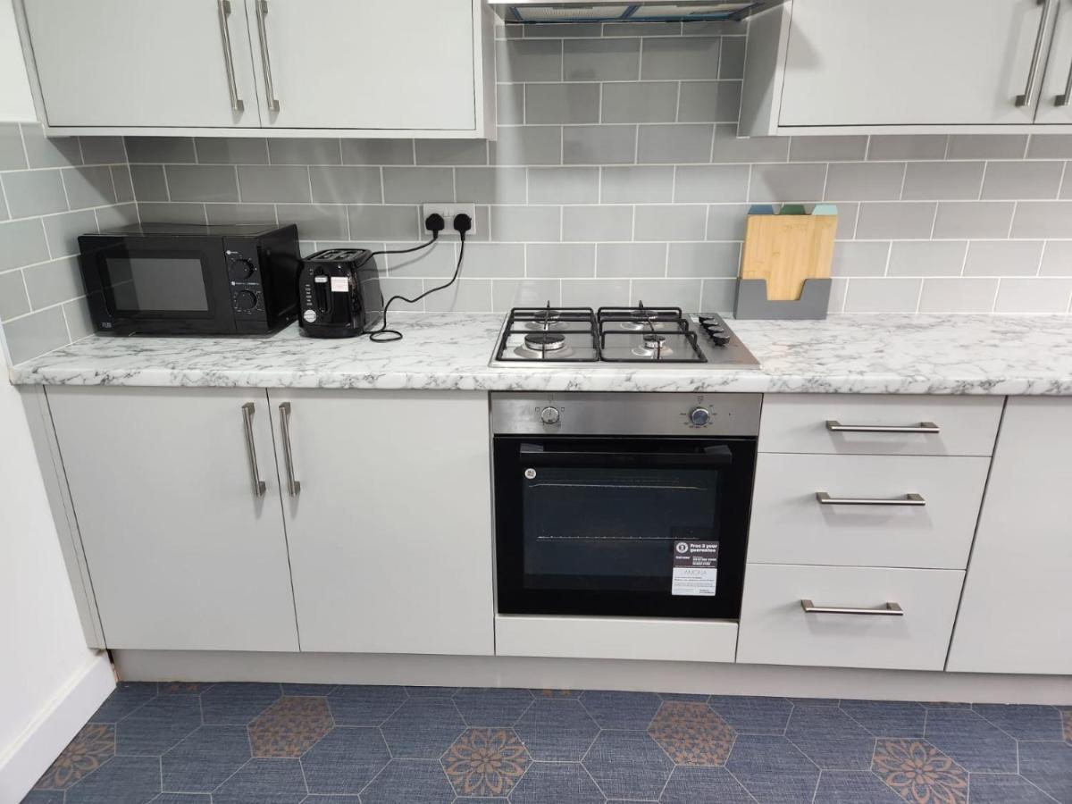 4 Bedroom 2 Bathroom Shared House - Near Bhx And Nec Birmingham Buitenkant foto