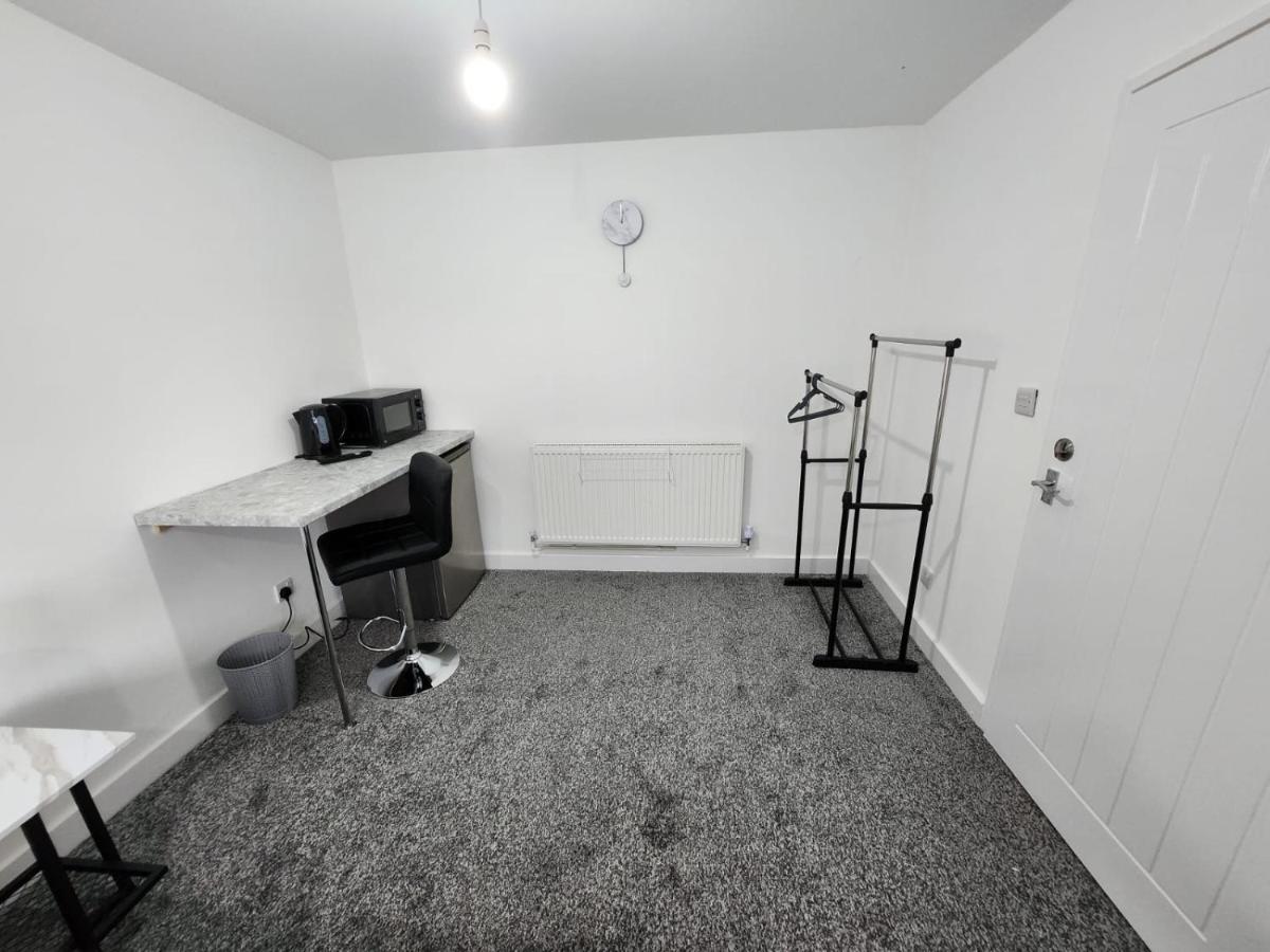 4 Bedroom 2 Bathroom Shared House - Near Bhx And Nec Birmingham Buitenkant foto