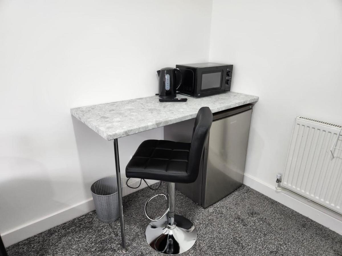 4 Bedroom 2 Bathroom Shared House - Near Bhx And Nec Birmingham Buitenkant foto