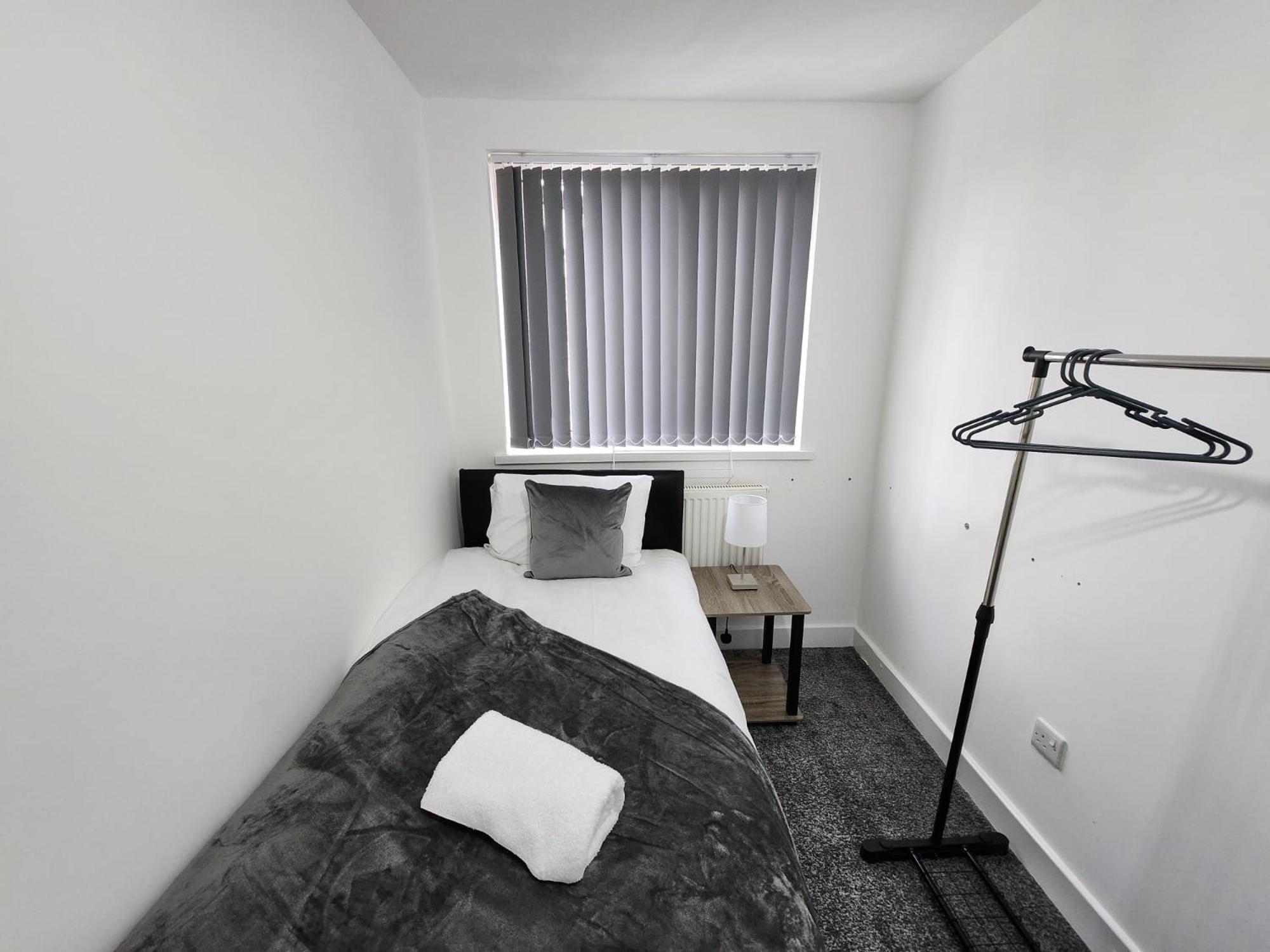 4 Bedroom 2 Bathroom Shared House - Near Bhx And Nec Birmingham Buitenkant foto