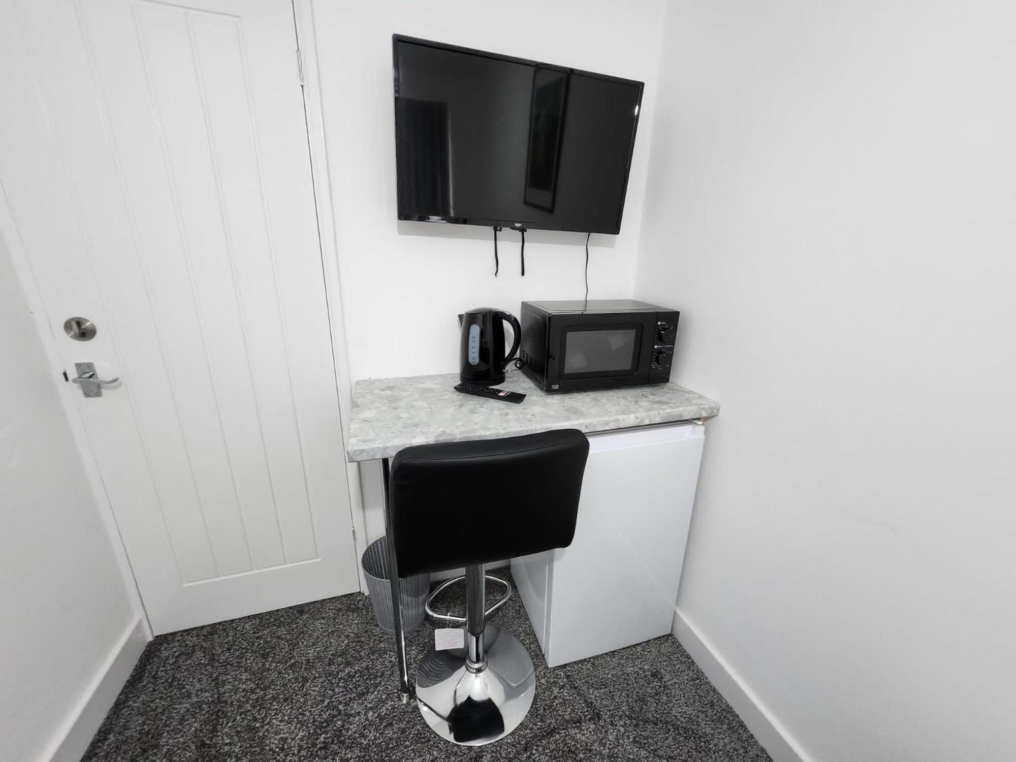 4 Bedroom 2 Bathroom Shared House - Near Bhx And Nec Birmingham Buitenkant foto