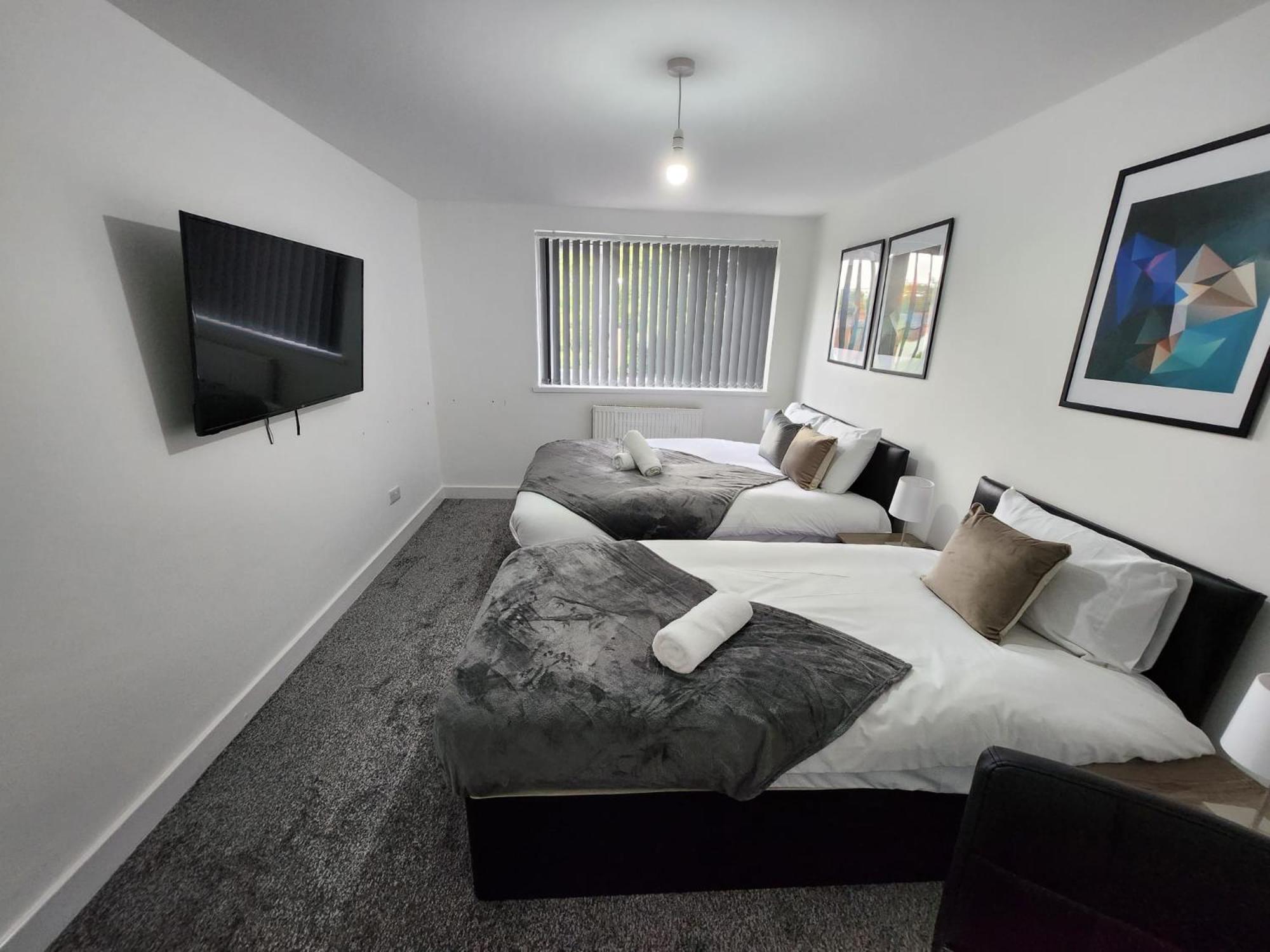 4 Bedroom 2 Bathroom Shared House - Near Bhx And Nec Birmingham Buitenkant foto