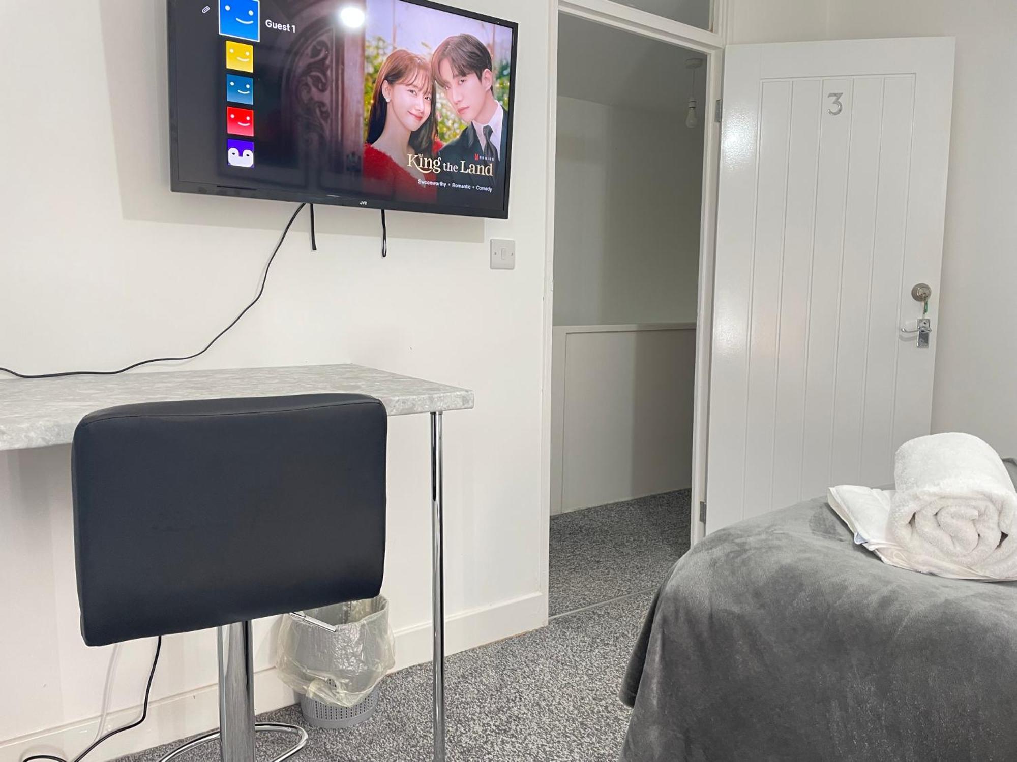 4 Bedroom 2 Bathroom Shared House - Near Bhx And Nec Birmingham Buitenkant foto
