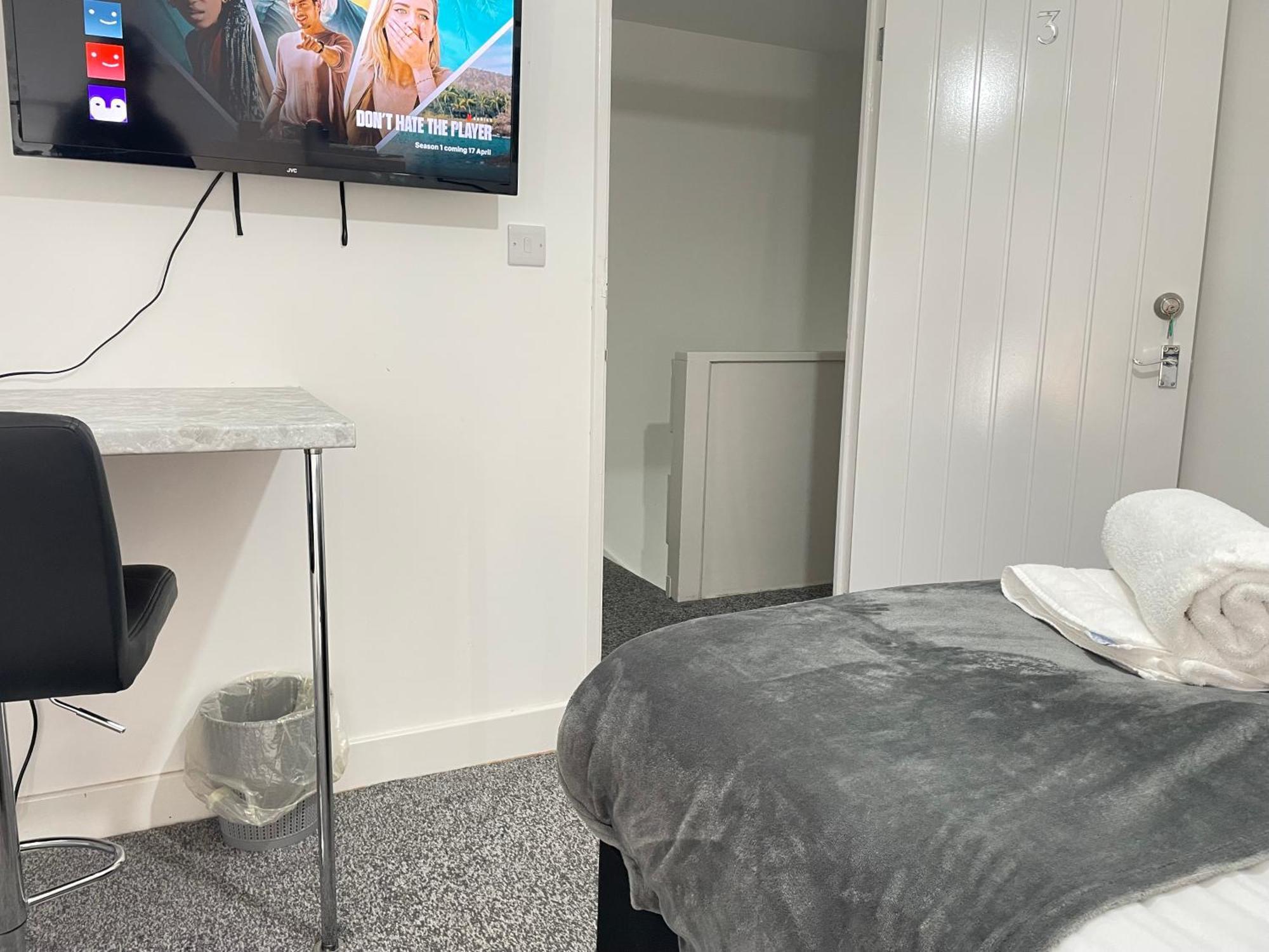 4 Bedroom 2 Bathroom Shared House - Near Bhx And Nec Birmingham Buitenkant foto