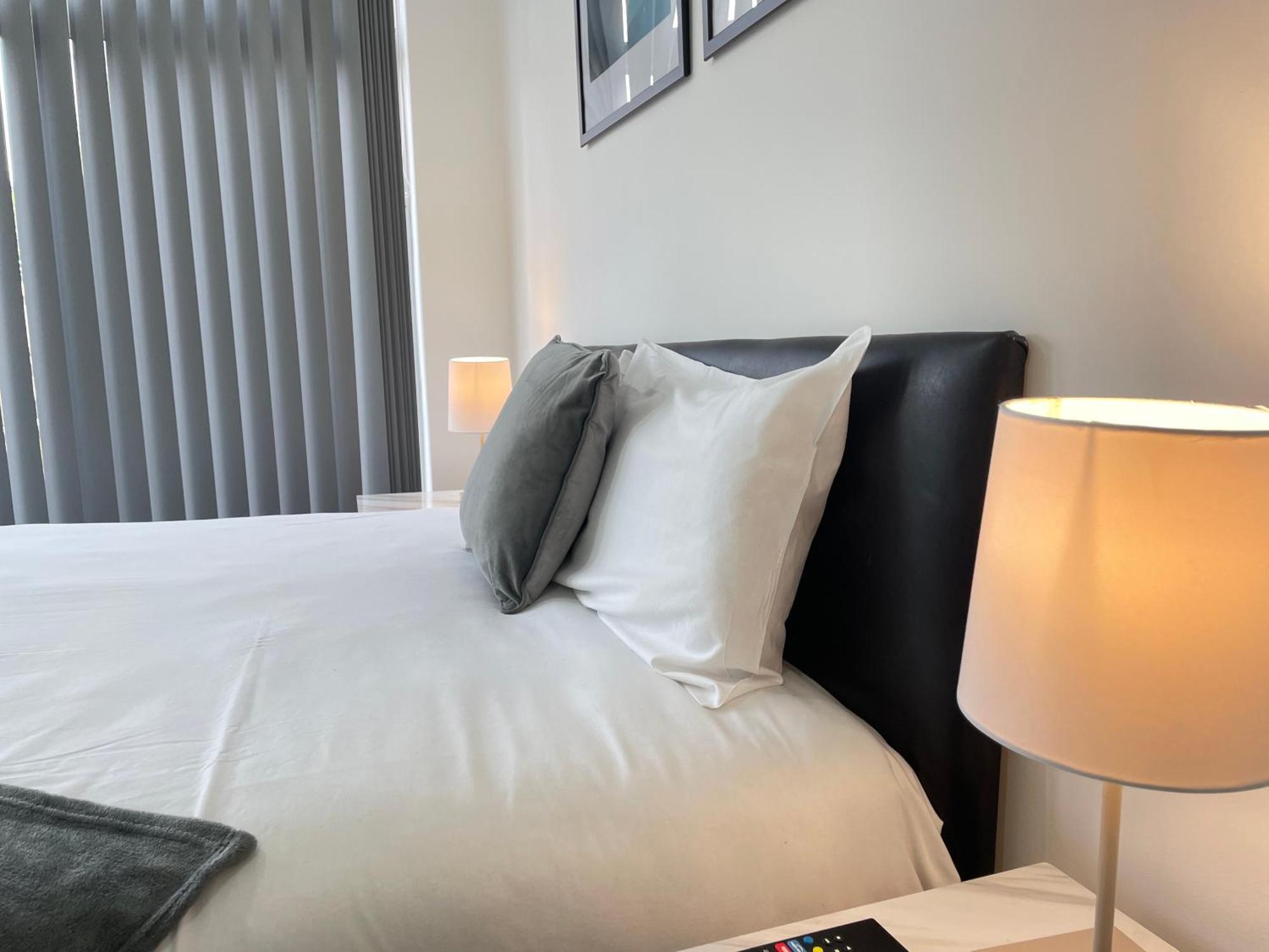 4 Bedroom 2 Bathroom Shared House - Near Bhx And Nec Birmingham Buitenkant foto