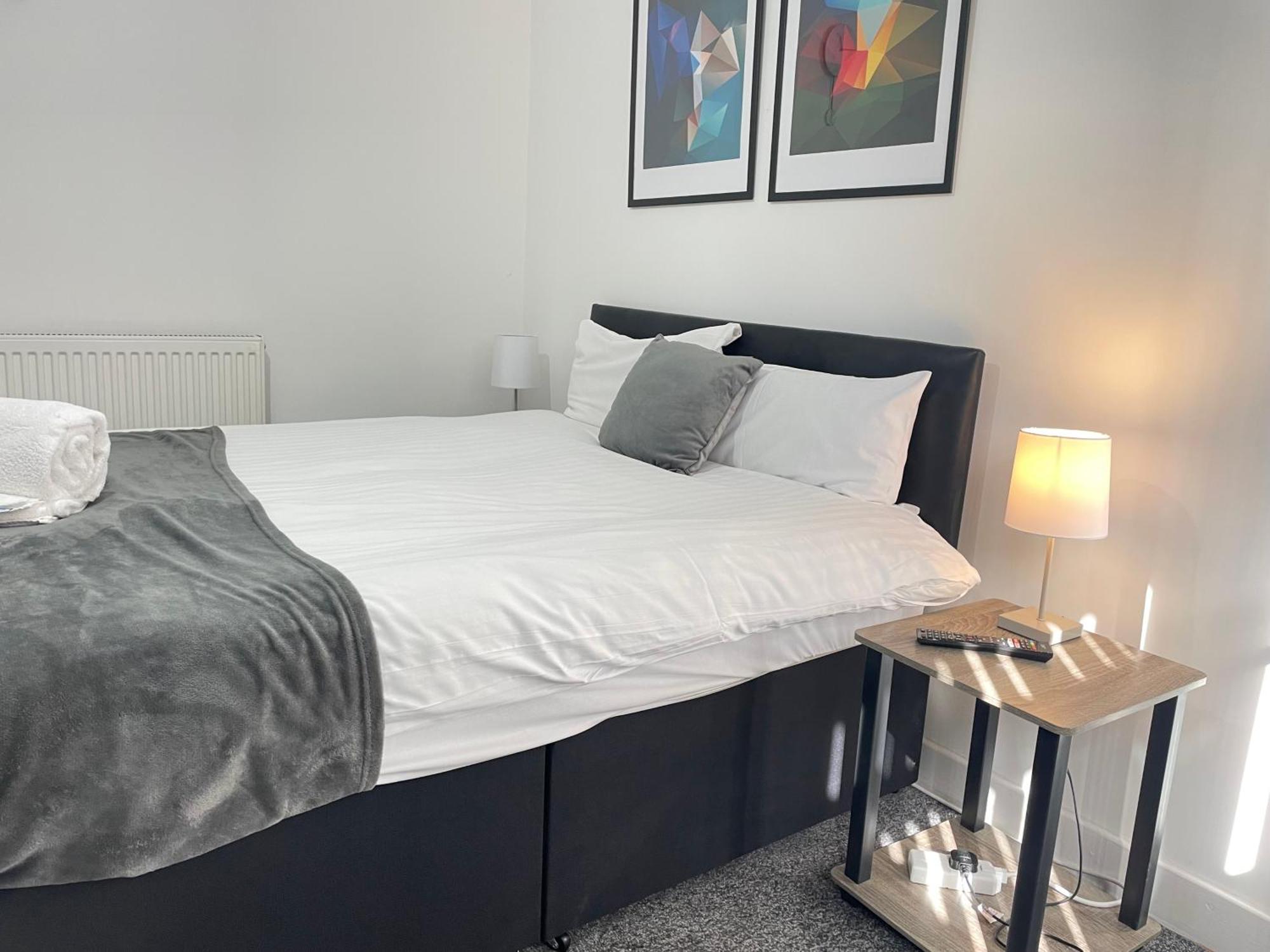 4 Bedroom 2 Bathroom Shared House - Near Bhx And Nec Birmingham Buitenkant foto