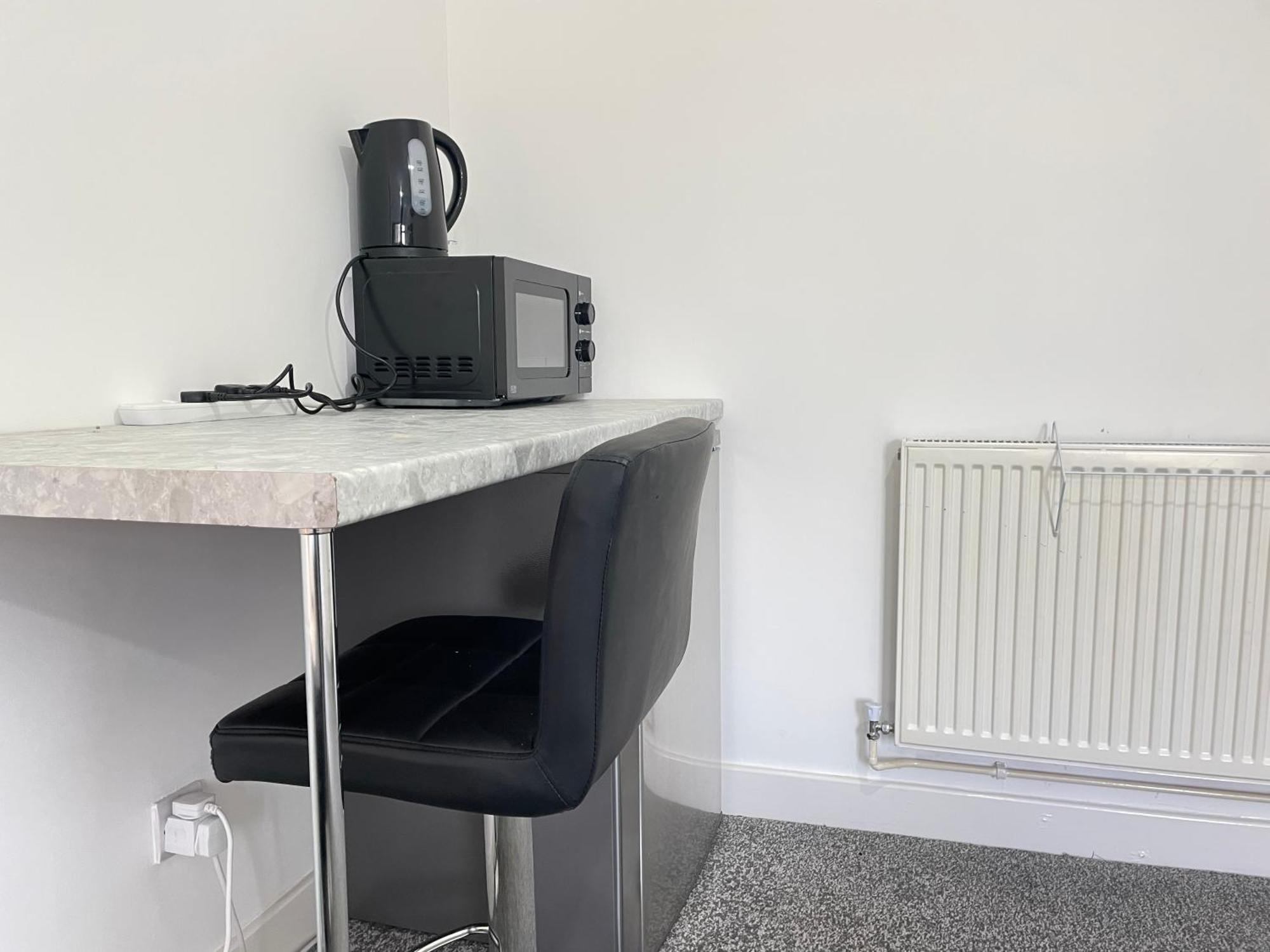 4 Bedroom 2 Bathroom Shared House - Near Bhx And Nec Birmingham Buitenkant foto