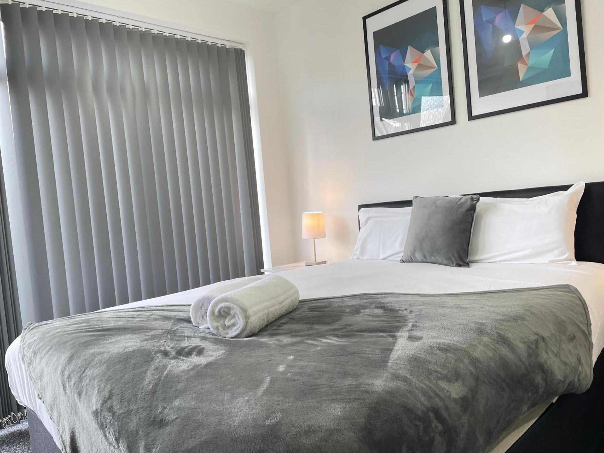 4 Bedroom 2 Bathroom Shared House - Near Bhx And Nec Birmingham Buitenkant foto