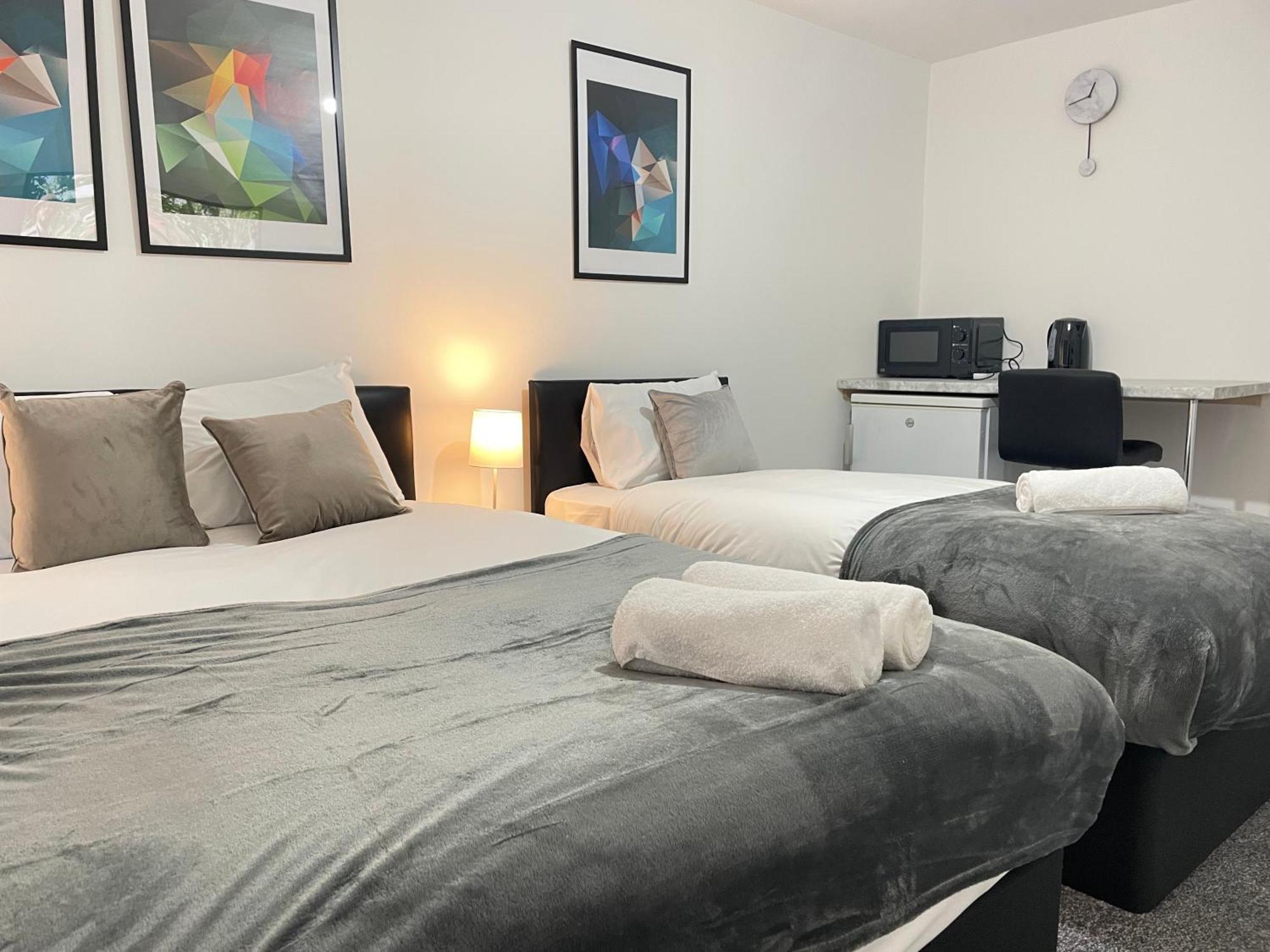 4 Bedroom 2 Bathroom Shared House - Near Bhx And Nec Birmingham Buitenkant foto