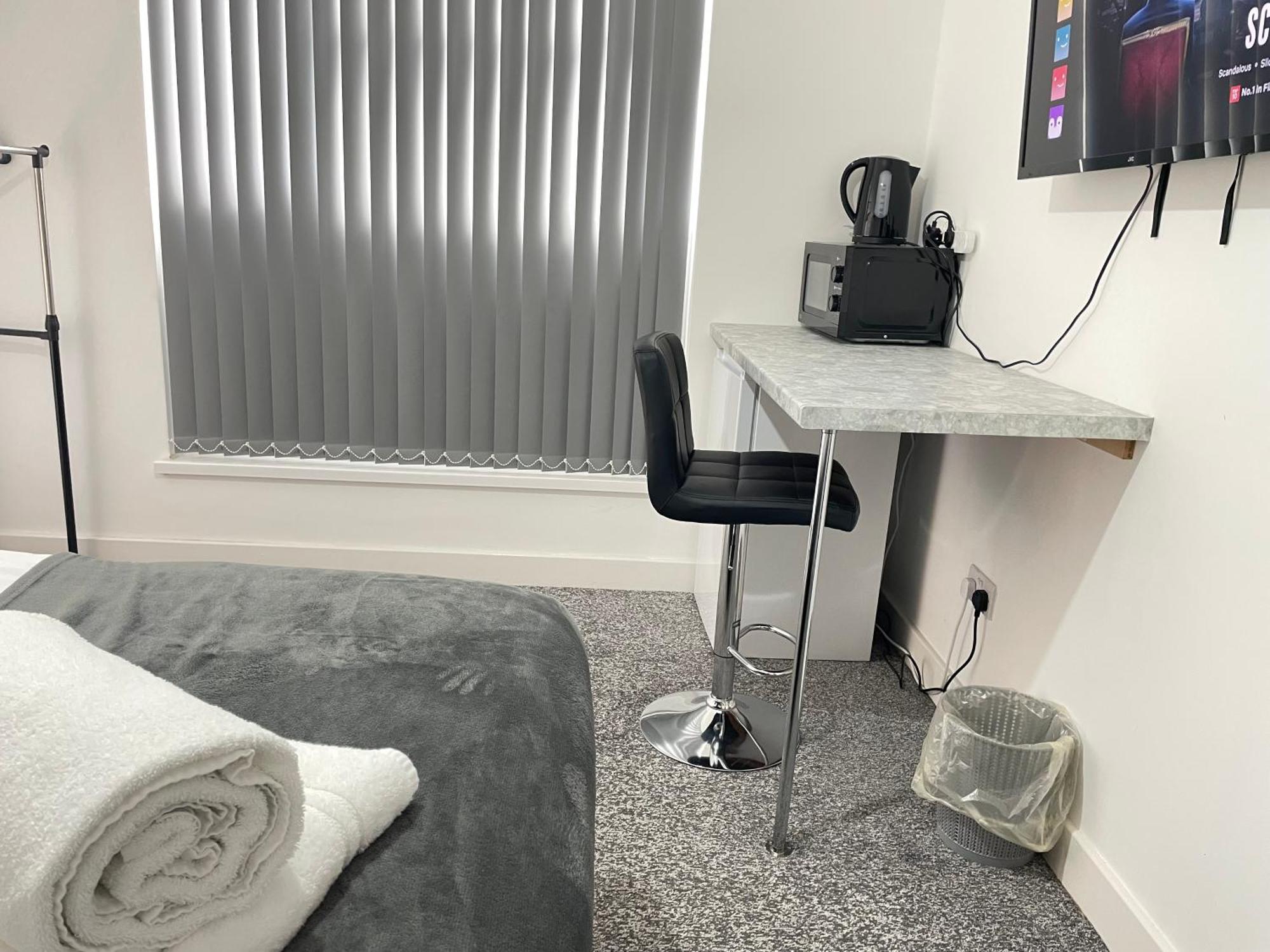 4 Bedroom 2 Bathroom Shared House - Near Bhx And Nec Birmingham Buitenkant foto